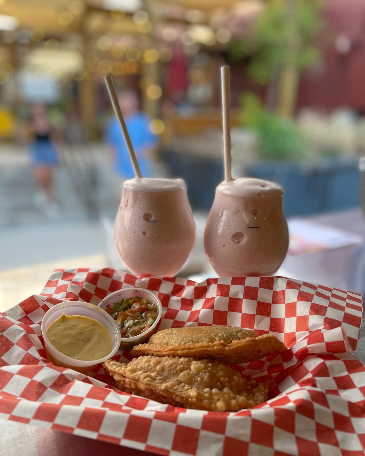 Empanadas with smoothies